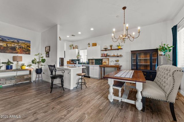 25516 W HUNTER Drive, Wittmann, AZ 85361