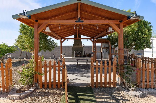 25516 W HUNTER Drive, Wittmann, AZ 85361