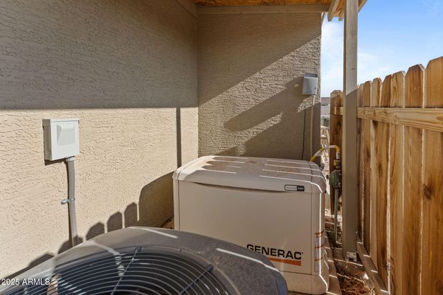 25516 W HUNTER Drive, Wittmann, AZ 85361