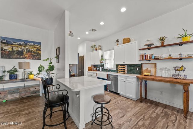 25516 W HUNTER Drive, Wittmann, AZ 85361