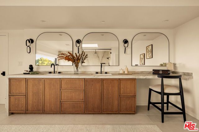 8620 Skyline Drive, Los Angeles, CA 90046