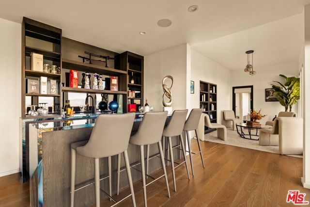 8620 Skyline Drive, Los Angeles, CA 90046