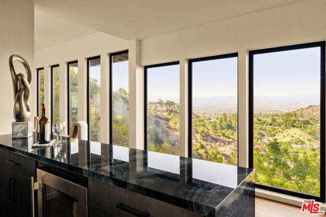 8620 Skyline Drive, Los Angeles, CA 90046