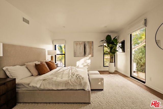 8620 Skyline Drive, Los Angeles, CA 90046