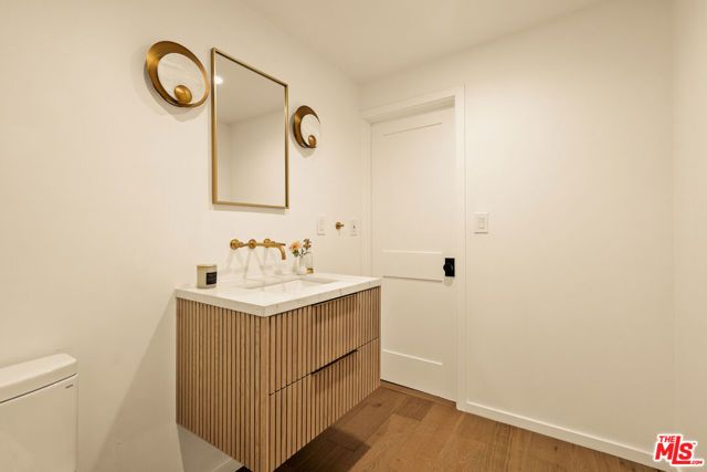 8620 Skyline Drive, Los Angeles, CA 90046