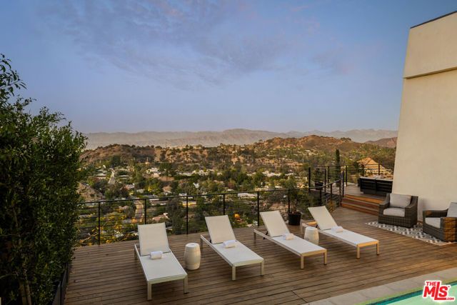 8620 Skyline Drive, Los Angeles, CA 90046