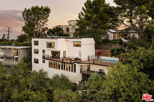 8620 Skyline Drive, Los Angeles, CA 90046