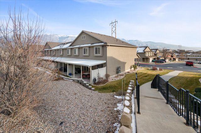 1827 E WHITETAIL DR, Layton, UT 84040