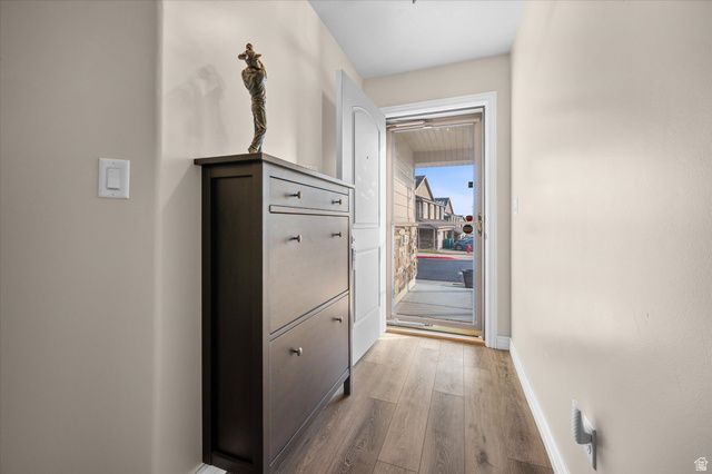 1827 E WHITETAIL DR, Layton, UT 84040