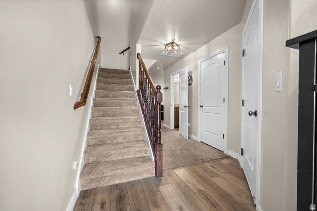 1827 E WHITETAIL DR, Layton, UT 84040