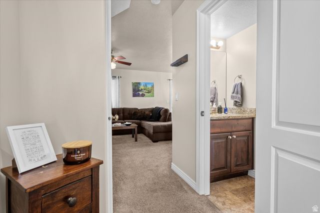 1827 E WHITETAIL DR, Layton, UT 84040