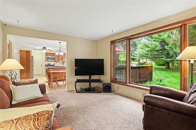 10 High Point Drive, Parma, NY 14559