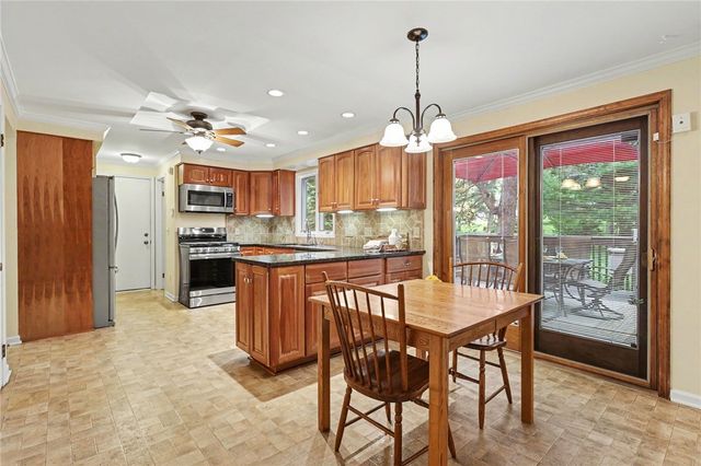 10 High Point Drive, Parma, NY 14559
