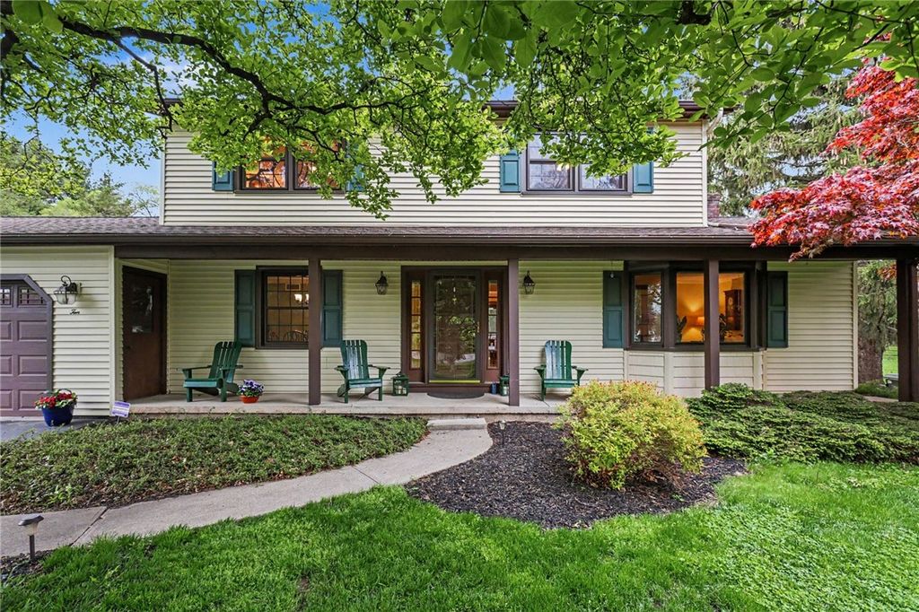 10 High Point Drive, Parma, NY 14559