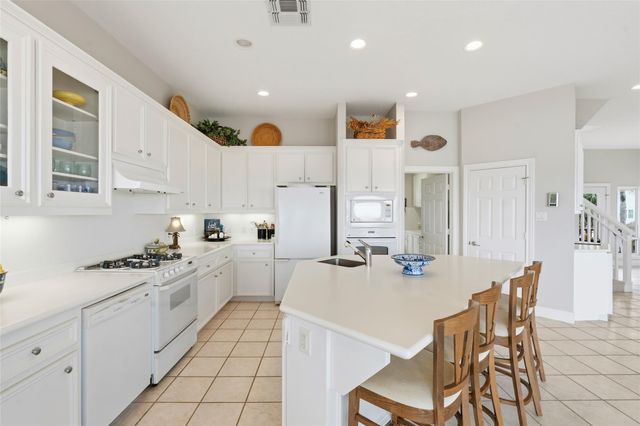 4301 Jolly Roger Road, Jamaica Beach, TX 77554