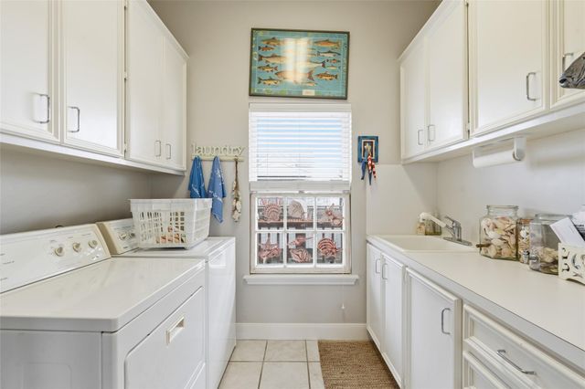 4301 Jolly Roger Road, Jamaica Beach, TX 77554