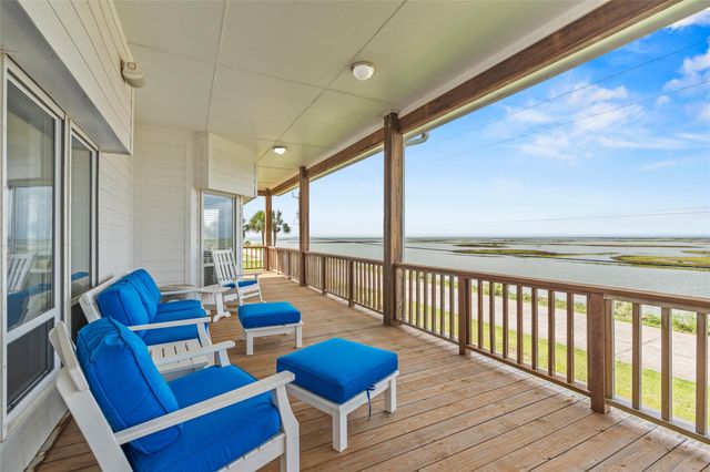 4301 Jolly Roger Road, Jamaica Beach, TX 77554