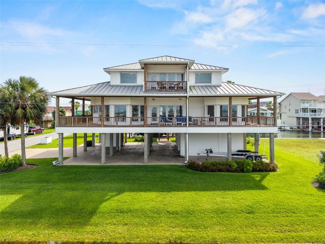 4301 Jolly Roger Road, Jamaica Beach, TX 77554