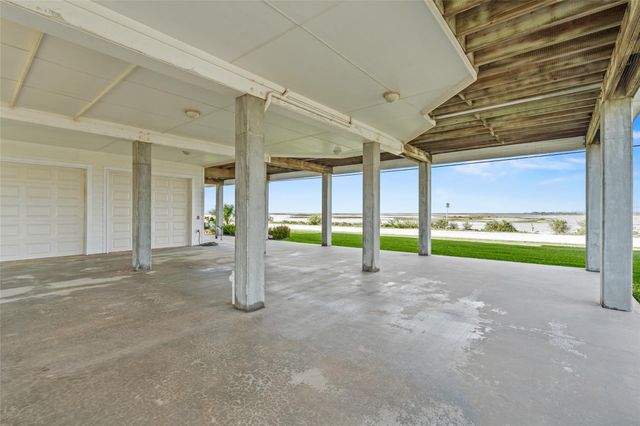 4301 Jolly Roger Road, Jamaica Beach, TX 77554