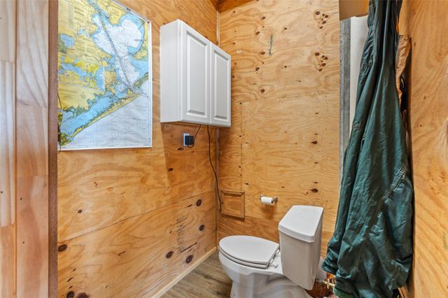 4301 Jolly Roger Road, Jamaica Beach, TX 77554