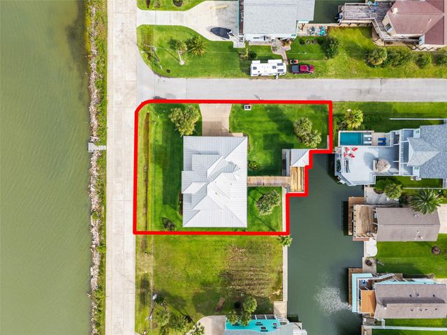 4301 Jolly Roger Road, Jamaica Beach, TX 77554