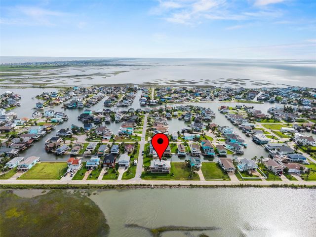 4301 Jolly Roger Road, Jamaica Beach, TX 77554