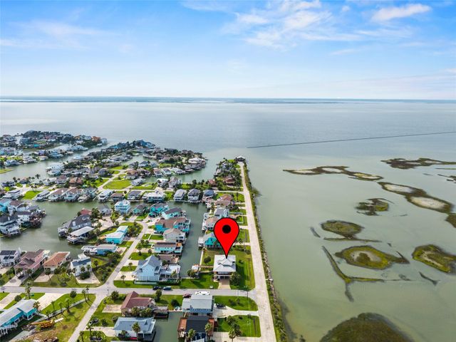 4301 Jolly Roger Road, Jamaica Beach, TX 77554