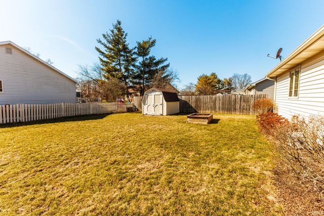 5501 W Wedgewood Lane, Muncie, IN 47304