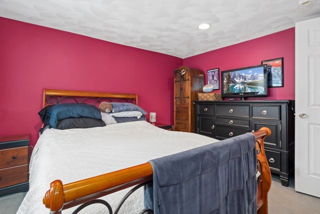 66 Springdale Ave, Saugus, MA 01906