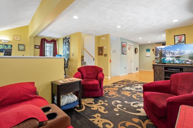 66 Springdale Ave, Saugus, MA 01906