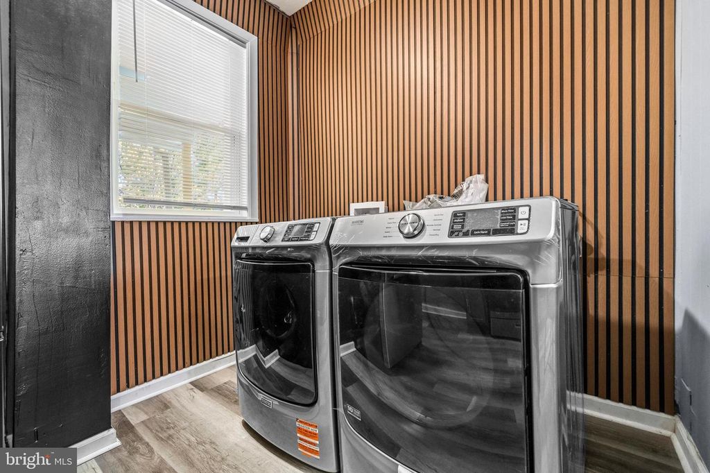 Image 14 of property listing at 2002 N SMALLWOOD ST, Baltimore, MD 21216