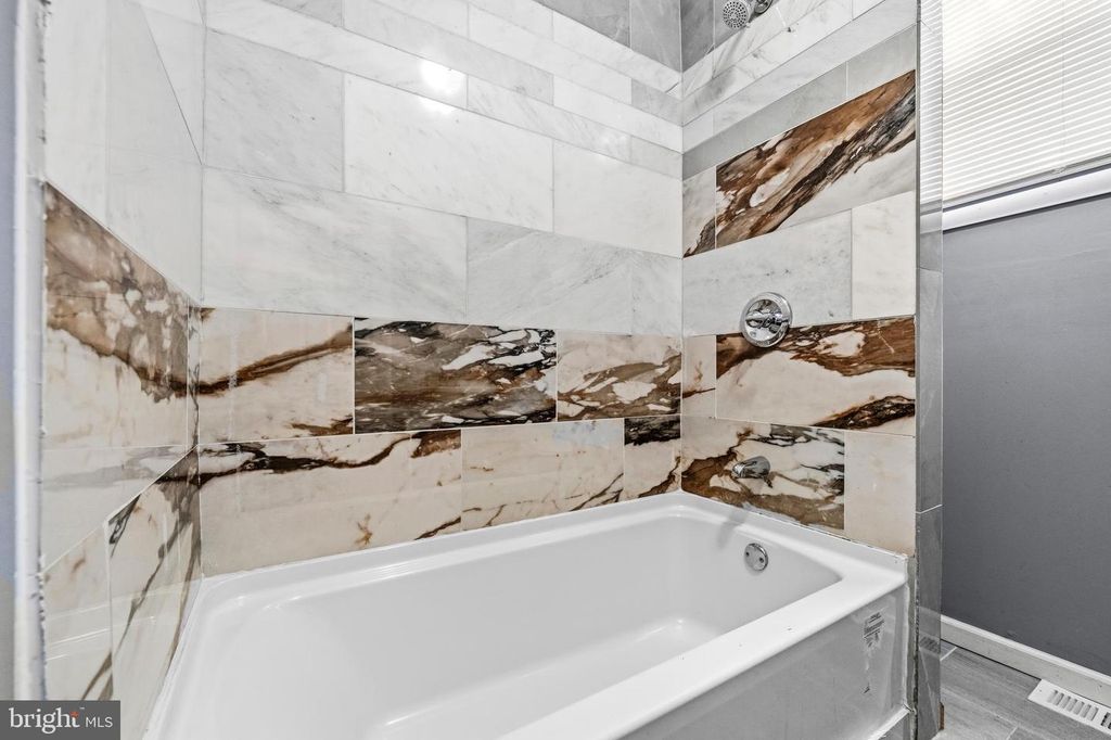 Image 18 of property listing at 2002 N SMALLWOOD ST, Baltimore, MD 21216