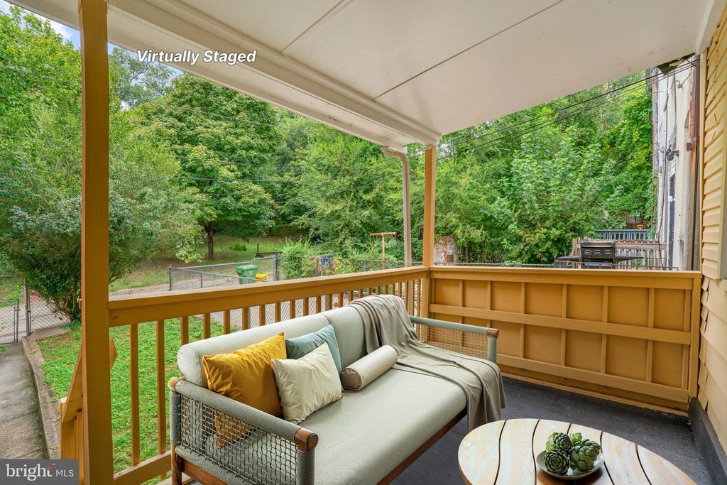 Image 23 of property listing at 2002 N SMALLWOOD ST, Baltimore, MD 21216