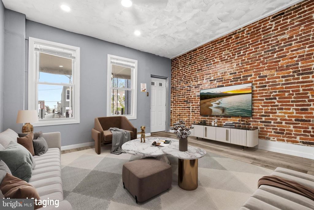 Image 8 of property listing at 2002 N SMALLWOOD ST, Baltimore, MD 21216