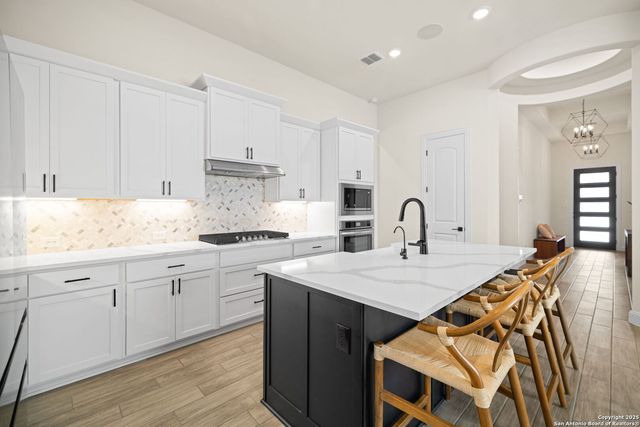 529 Huntwick, Boerne, TX 78006