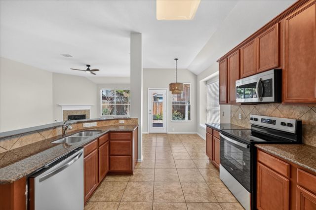 2745 Cedar Ridge Lane, Fort Worth, TX 76177