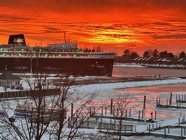 105 W Danaher Street 201, Ludington, MI 49431