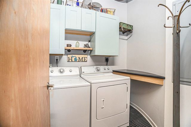 105 W Danaher Street 201, Ludington, MI 49431