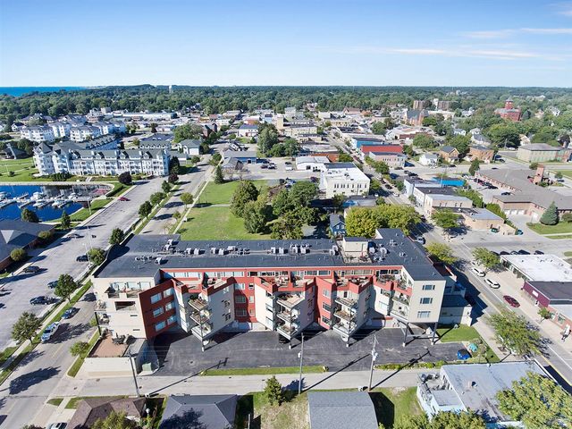 105 W Danaher Street 201, Ludington, MI 49431