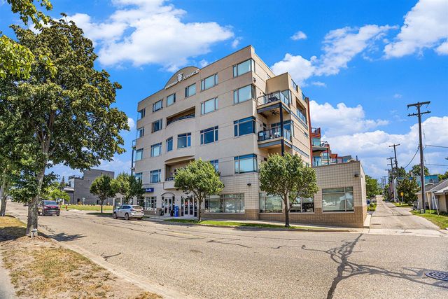 105 W Danaher Street 201, Ludington, MI 49431