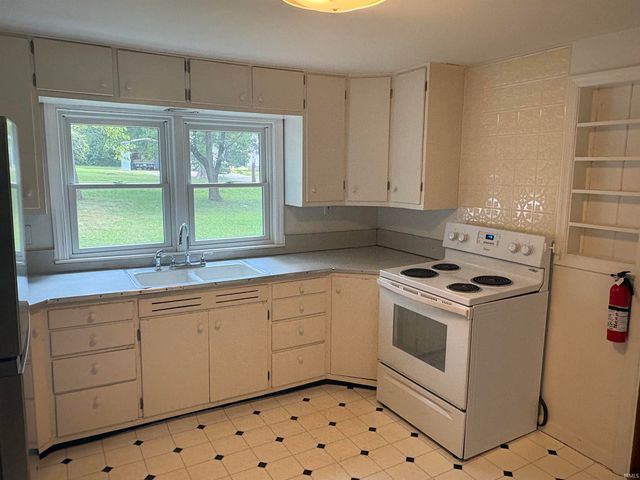 1615 E Matlock Road, Bloomington, IN 47408