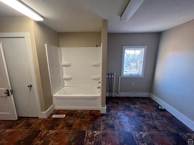 1237 Exchange ST, Emporia, KS 66801