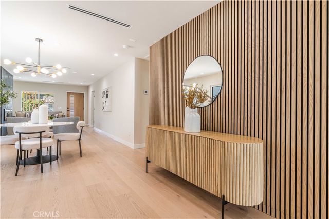 2837 S Palm Grove Avenue, Los Angeles, CA 90016