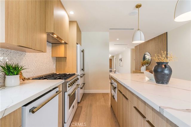 2837 S Palm Grove Avenue, Los Angeles, CA 90016