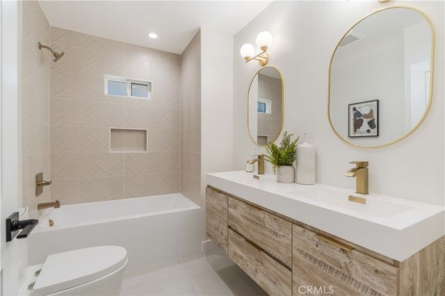 2837 S Palm Grove Avenue, Los Angeles, CA 90016
