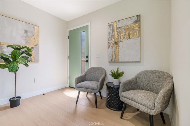2837 S Palm Grove Avenue, Los Angeles, CA 90016