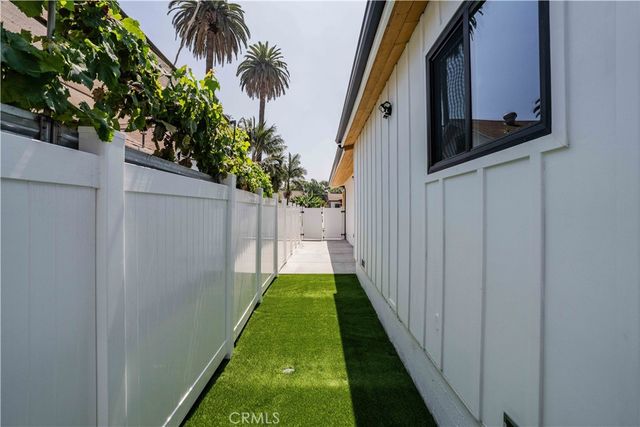2837 S Palm Grove Avenue, Los Angeles, CA 90016