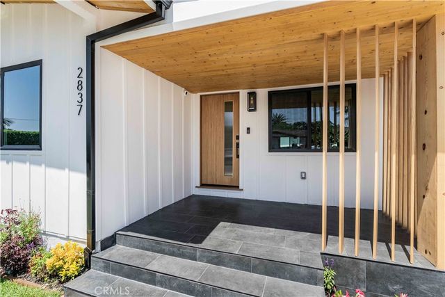 2837 S Palm Grove Avenue, Los Angeles, CA 90016