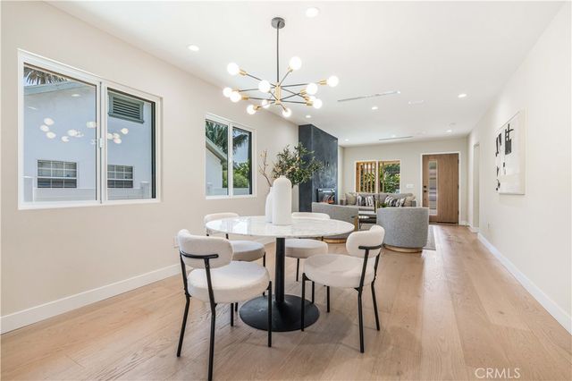 2837 S Palm Grove Avenue, Los Angeles, CA 90016