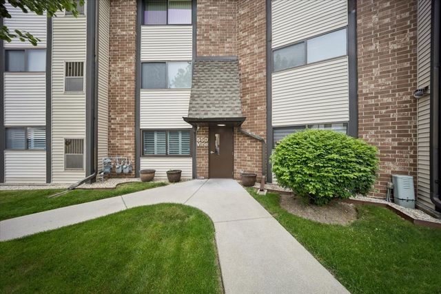 550 Vine Avenue 104, Highland Park, IL 60035